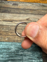Load image into Gallery viewer, Men’s 925 silver band with Dharih design