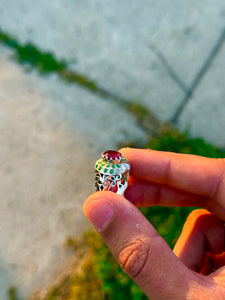 Yaqut ring with additional gemstones