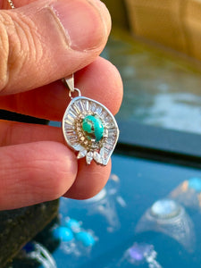 Women’s Feyruz Pendant + Necklace
