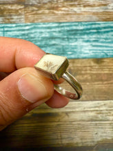 Load image into Gallery viewer, Women's Aqiq Shejri Ring