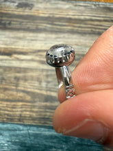Load image into Gallery viewer, Women's Dure Najaf Ring