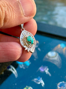 Women’s Feyruz Pendant + Necklace