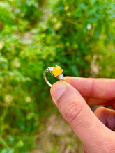 Load image into Gallery viewer, Women’s Sharaf alshams Aqiq Ring