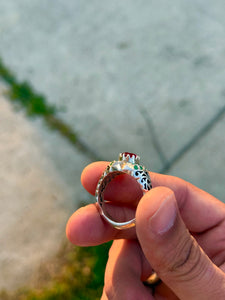 Yaqut ring with additional gemstones