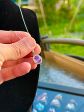 Load image into Gallery viewer, Women’s Jamshad Pendant + Necklace